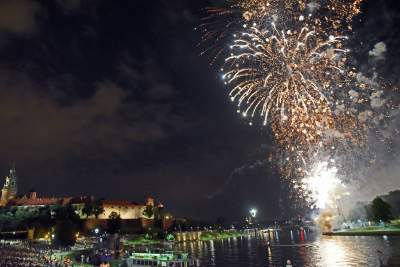 W sylwestra są lasery, za to w czerwcu są... wianki - zdjęcie 20