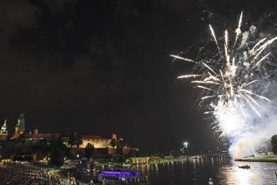 W sylwestra są lasery, za to w czerwcu są... wianki - zdjęcie 19