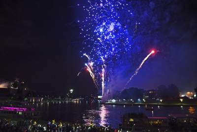 W sylwestra są lasery, za to w czerwcu są... wianki - zdjęcie 15