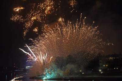 W sylwestra są lasery, za to w czerwcu są... wianki - zdjęcie 26