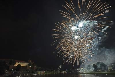 W sylwestra są lasery, za to w czerwcu są... wianki - zdjęcie 30