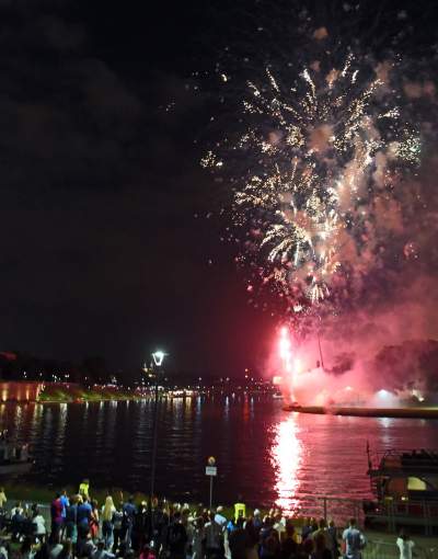 W sylwestra są lasery, za to w czerwcu są... wianki - zdjęcie 36