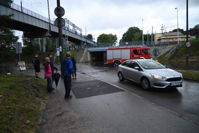 Ulewa w Krakowie: zalany wiadukt na Prądnickiej - zdjęcie 2