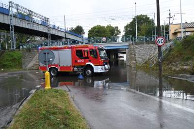 Ulewa w Krakowie: zalany wiadukt na Prądnickiej - zdjęcie 4