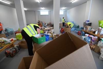 Co przekazują Krakowianie dla powodzian? Magazyn się zapełnia - zdjęcie 15