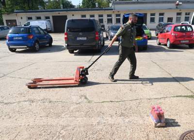 Co przekazują Krakowianie dla powodzian? Magazyn się zapełnia - zdjęcie 7