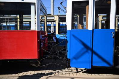 Tłumy czekały na te tramwaje, ostatnia w tym roku okazja... - zdjęcie 3