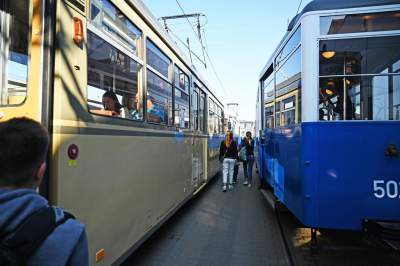 Tłumy czekały na te tramwaje, ostatnia w tym roku okazja... - zdjęcie 2