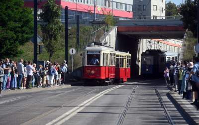 Tłumy czekały na te tramwaje, ostatnia w tym roku okazja... - zdjęcie 31