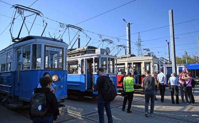 Tłumy czekały na te tramwaje, ostatnia w tym roku okazja... - zdjęcie 8