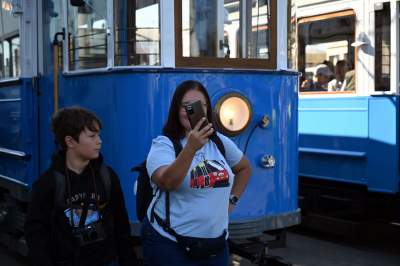 Tłumy czekały na te tramwaje, ostatnia w tym roku okazja... - zdjęcie 7