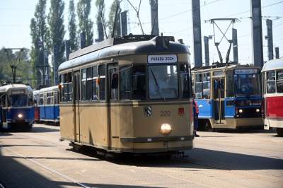 Tłumy czekały na te tramwaje, ostatnia w tym roku okazja... - zdjęcie 20
