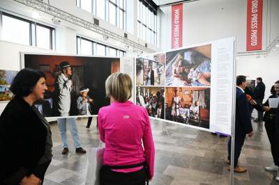World Press Photo 2024: wystawa w Nowohuckim Centrum Kultury - zdjęcie 15
