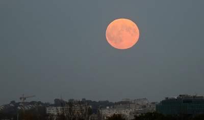 Krwawy Księżyc nad Krakowem. Wydawał się większy i jaśniejszy niż zazwyczaj - zdjęcie 5