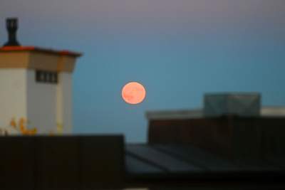 Krwawy Księżyc nad Krakowem. Wydawał się większy i jaśniejszy niż zazwyczaj - zdjęcie 7