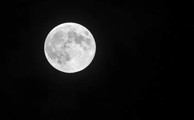 Krwawy Księżyc nad Krakowem. Wydawał się większy i jaśniejszy niż zazwyczaj - zdjęcie 14