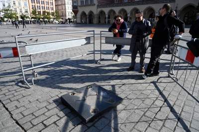 Skarbonka z Rynku Głównego zdemontowana. Wandale dali o sobie znać - zdjęcie 16