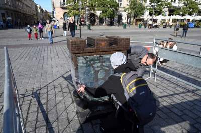 Skarbonka z Rynku Głównego zdemontowana. Wandale dali o sobie znać - zdjęcie 4