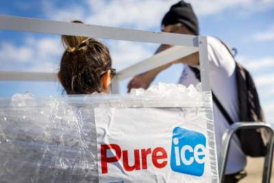 Chce pobić rekord Guinnessa, spędzi w lodzie ponad trzy godziny - zdjęcie 11