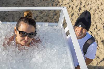 Chce pobić rekord Guinnessa, spędzi w lodzie ponad trzy godziny - zdjęcie 15