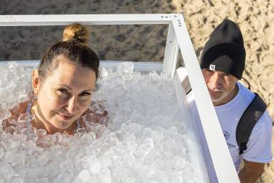 Chce pobić rekord Guinnessa, spędzi w lodzie ponad trzy godziny - zdjęcie 12