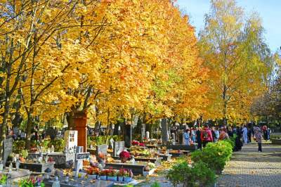 Piękne krakowskie cmentarze, proste i wyjątkowe nagrobki znanych postaci - zdjęcie 20