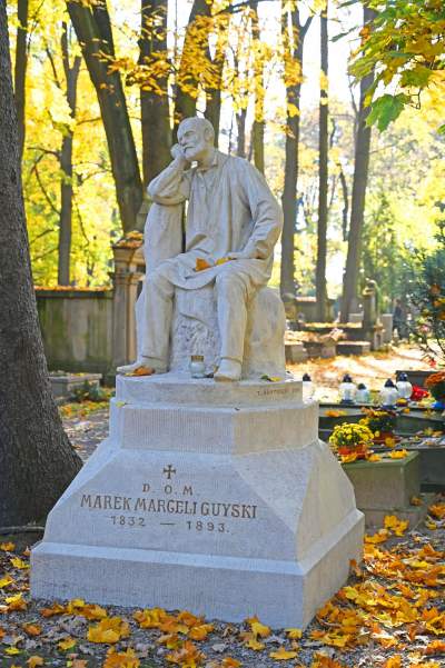 Piękne krakowskie cmentarze, proste i wyjątkowe nagrobki znanych postaci - zdjęcie 6