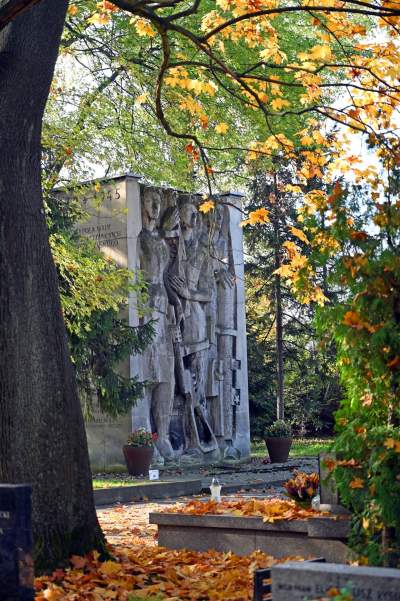 Krakowskie cmentarze: zabytkowe, nowoczesne, zaskakujące - zdjęcie 13