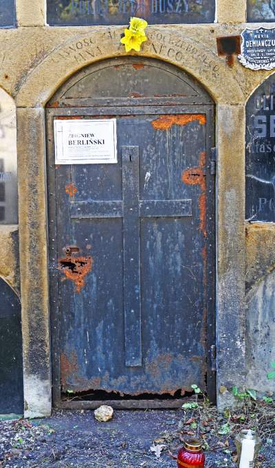 Krakowskie cmentarze: zabytkowe, nowoczesne, zaskakujące - zdjęcie 20