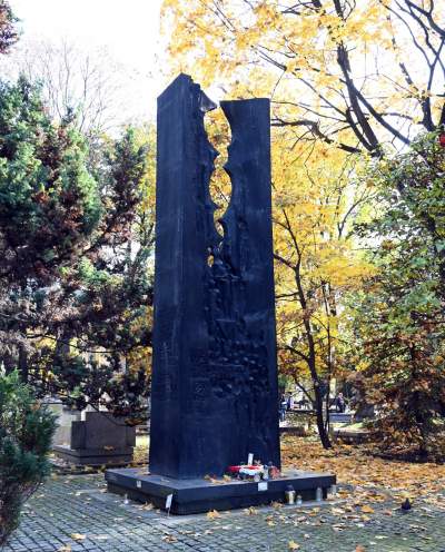 Krakowskie cmentarze: zabytkowe, nowoczesne, zaskakujące - zdjęcie 11