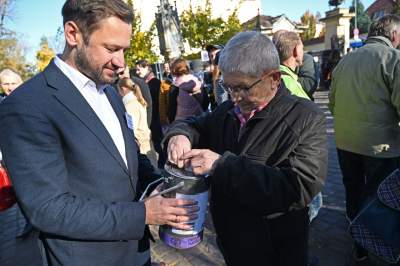 Krakowianie nie zawiedli, kwesta na Cmentarzu Rakowickim - zdjęcie 6