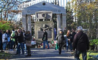 Krakowianie nie zawiedli, kwesta na Cmentarzu Rakowickim - zdjęcie 11
