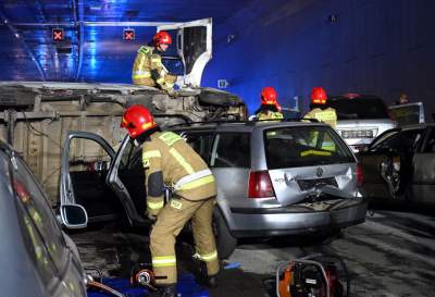 Akcja w tunelu w Dziekanowicach na budowie Północnej Obwodnicy Krakowa - zdjęcie 26