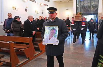 Kibice i przyjaciele pożegnali Artura Sarnata, był bramkarzem Wisły Kraków - zdjęcie 11