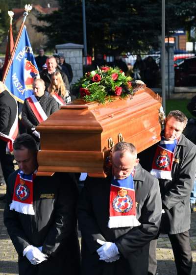 Kibice i przyjaciele pożegnali Artura Sarnata, był bramkarzem Wisły Kraków - zdjęcie 9