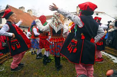 Osadzanie chochoła: ta krakowska tradycja nie ma nic wspólnego z ludowymi obrzędami - zdjęcie 27