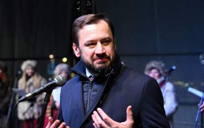 Tłum kolędował na Rynku Głównym, było wyjątkowo ciasno... - zdjęcie 12