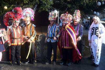Taka parada tylko w Krakowie, barwny korowód przeszedł przez Rynek Główny - zdjęcie 2