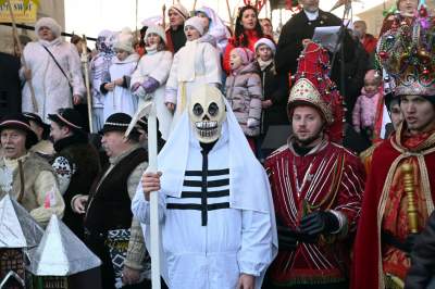 Taka parada tylko w Krakowie, barwny korowód przeszedł przez Rynek Główny - zdjęcie 24