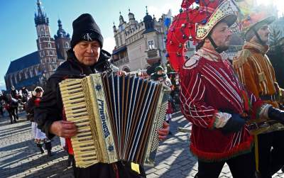 Taka parada tylko w Krakowie, barwny korowód przeszedł przez Rynek Główny - zdjęcie 20