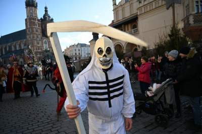 Taka parada tylko w Krakowie, barwny korowód przeszedł przez Rynek Główny - zdjęcie 17