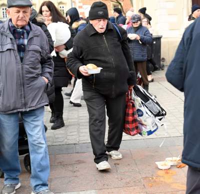 Jan Kościuszko znów nakarmił tysiące potrzebujących osób. Wielki dar serca - zdjęcie 31