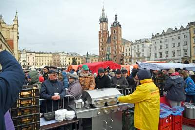 Jan Kościuszko znów nakarmił tysiące potrzebujących osób. Wielki dar serca - zdjęcie 18