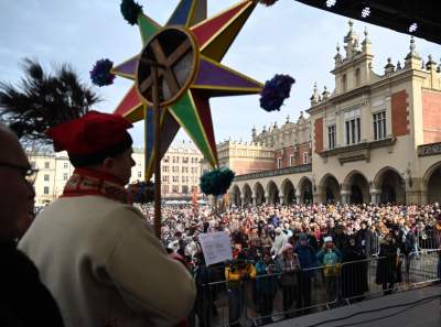 Tłumy w krakowskim Orszaku Trzech Króli, nowa tradycja się przyjęła - zdjęcie 24
