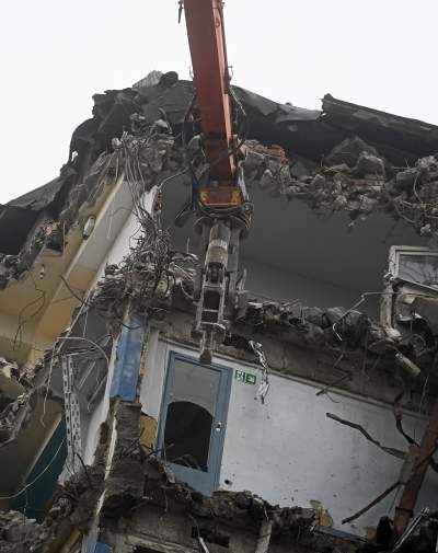 Znika modernistyczny biurowiec w centrum Krakowa - zdjęcie 13