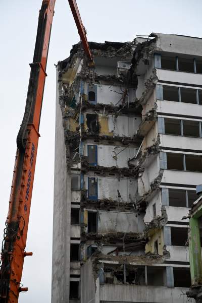 Znika modernistyczny biurowiec w centrum Krakowa - zdjęcie 7