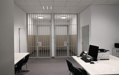 Tu zatrzymani będą trafiać "na dołek". Nowy komisariat Policji w Krakowie - zdjęcie 5