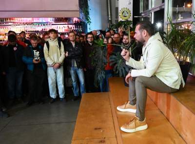 Gwiazdor YouTube w Krakowie, chce zostać prezydentem RP - zdjęcie 2