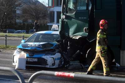 To był wielki karambol na Opolskiej, kierowca tira zasłabł... - zdjęcie 7