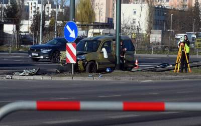 To był wielki karambol na Opolskiej, kierowca tira zasłabł... - zdjęcie 9